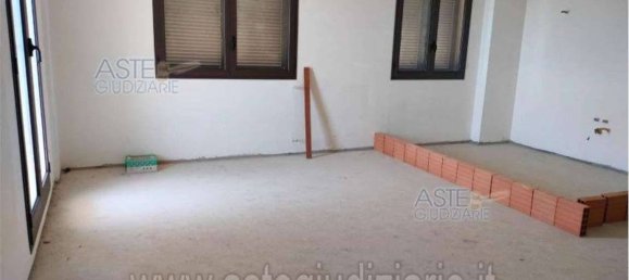 2 Schlafzimmer Wohnung in Città Sant'Angelo, Italy, Nr. 269592 6