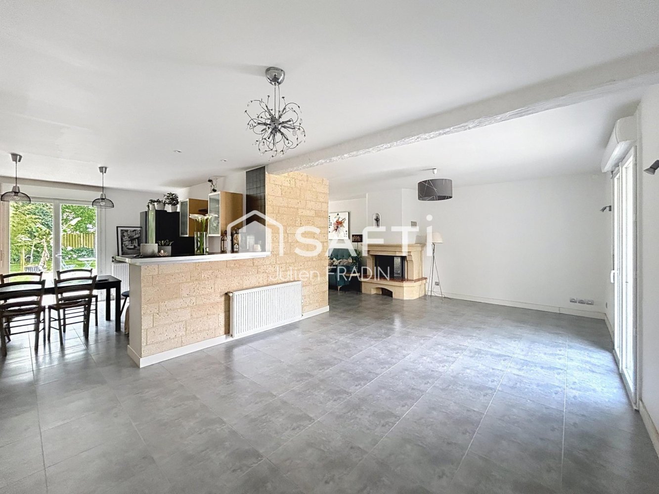 4 bedrooms House in Le Cellier, France No. 281837