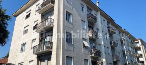 Apartamento de 2 dormitorios en Legnano, Italy No. 98799 17
