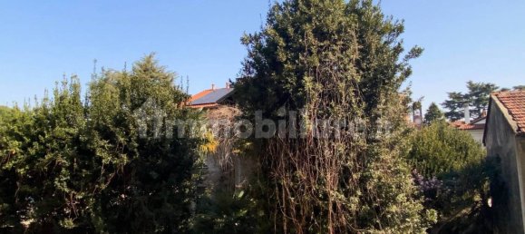 Apartamento de 2 dormitorios en Legnano, Italy No. 98799 18