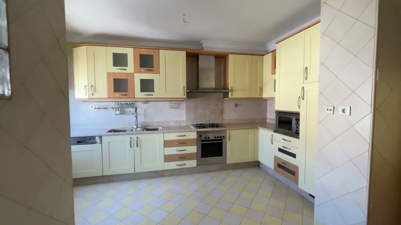 5 Schlafzimmer Wohnung in Odivelas, Portugal, Nr. 189818