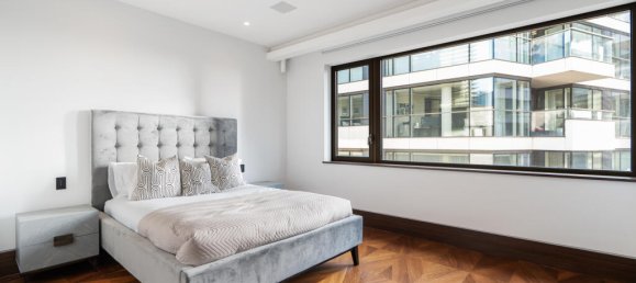 4 bedrooms Apartment in London, United Kingdom No. 13111 13