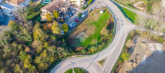 Terreno em Reggio Emilia, Italy 1127 m² N.º 5644 12