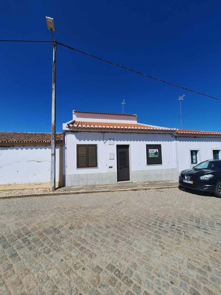 4 chambres Maison à Moura, Portugal No. 228567
