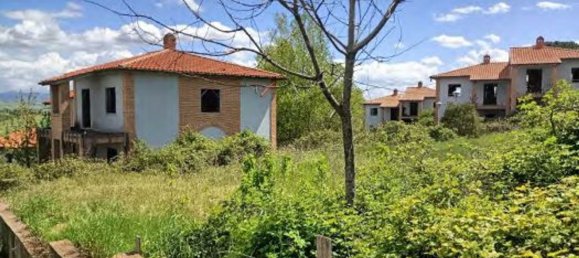 1067m² Land in Castiglione del Lago, Italy No. 297060 2