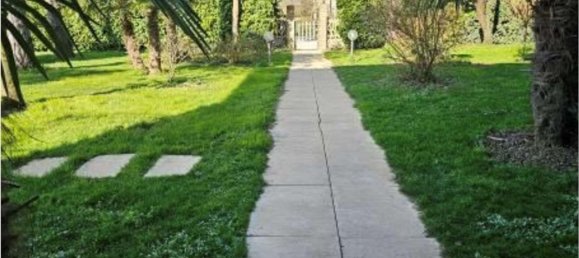 Квартира с 5 комнатами в Маркария, Италия № 266040 3