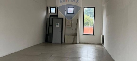 67m² Commercial property in San Donato Milanese, Italy No. 57002 7