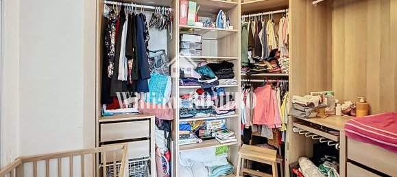 3 bedrooms House in Donges, France No. 98410 9