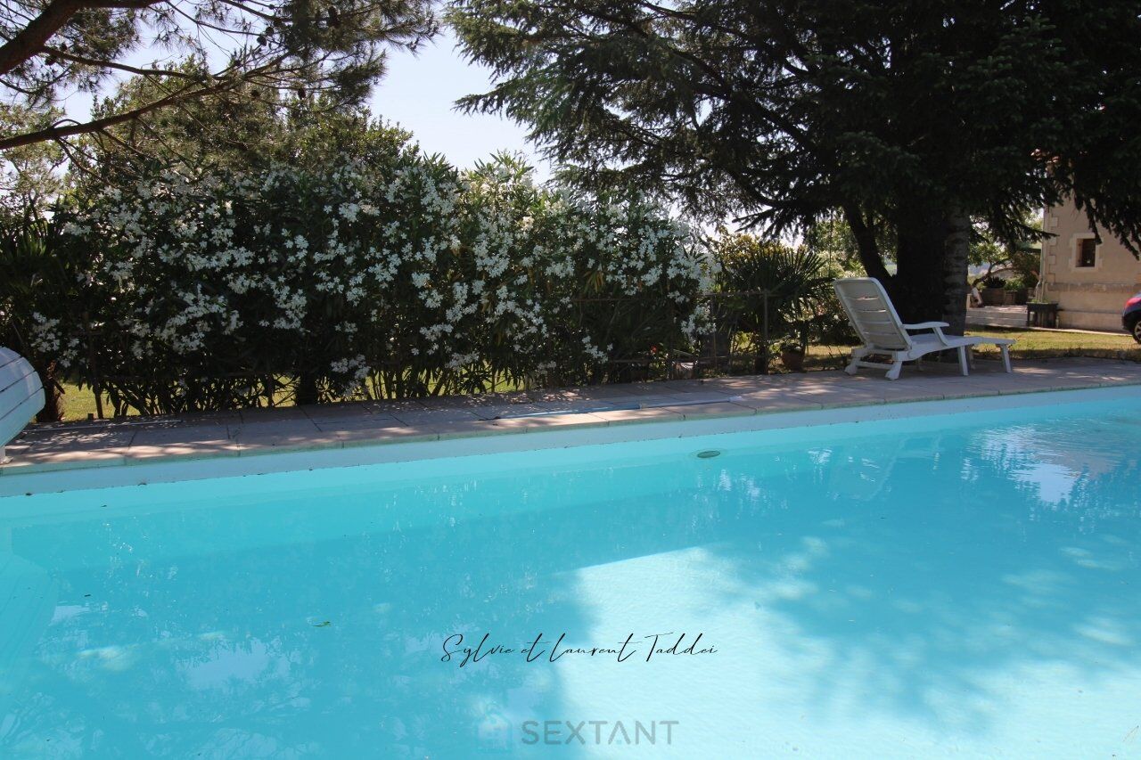 Casa de 4 dormitorios en Montendre, France No. 276795