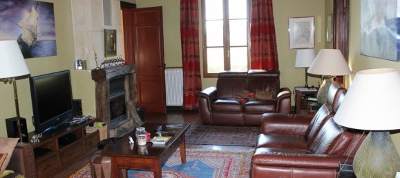 Casa de 4 dormitorios en Montendre, France No. 276795 9