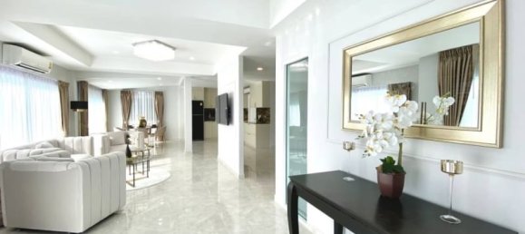 5 bedrooms Villa in Pattaya, Thailand No. 19297 9