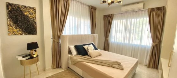 5 bedrooms Villa in Pattaya, Thailand No. 19297 8