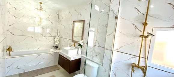 5 bedrooms Villa in Pattaya, Thailand No. 19297 12