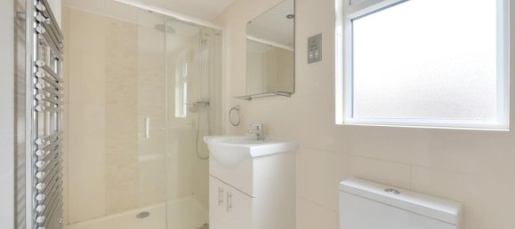 4 bedrooms House in London, United Kingdom No. 13422 12