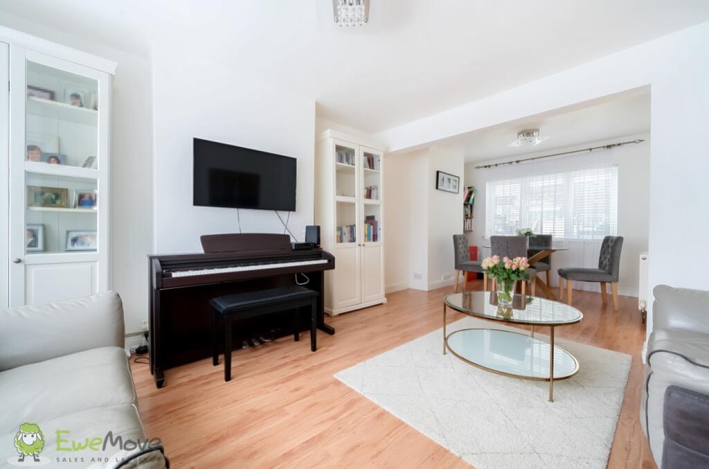 4 bedrooms House in London, United Kingdom No. 13422