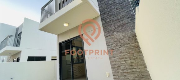 3 Schlafzimmer Villa in Dubai, UAE, Nr. 24436 2