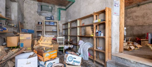 9-Zimmer Haus in Dolcè, Italy, Nr. 27933 10