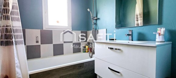 3 bedrooms House in Breval, France No. 326048 8