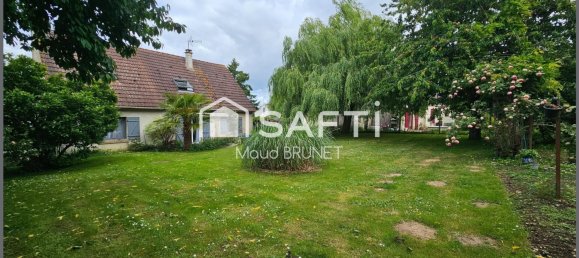 3 bedrooms House in Breval, France No. 326048 2
