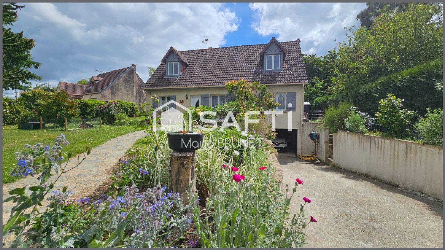 3 bedrooms House in Breval, France No. 326048