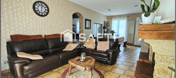 3 bedrooms House in Breval, France No. 326048 5