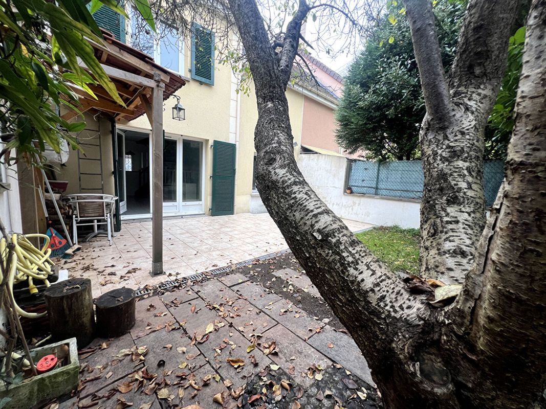 4 chambres Maison à Nanterre, France No. 151012