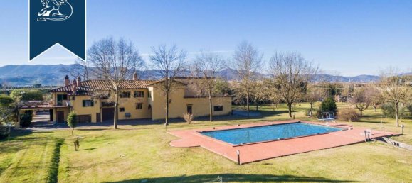 250m² Commercial property in Prato, Italy No. 55020 24