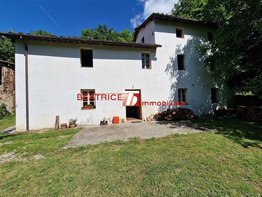 Casa de 4 dormitorios en Lucca, Italy No. 15654