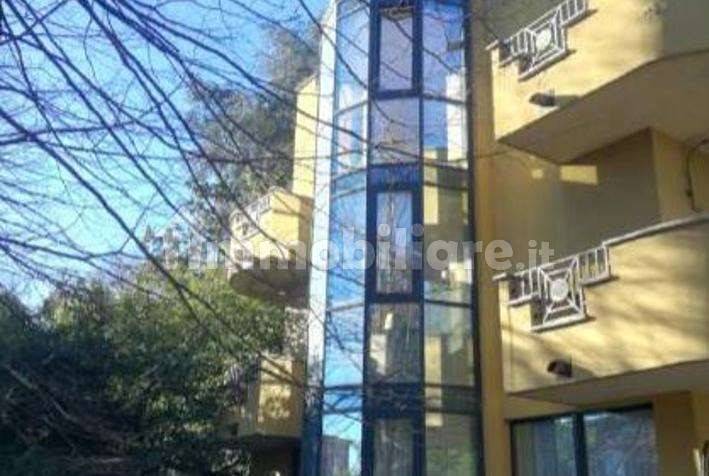 8 chambres Bâtiment à Cerro Maggiore, Italy No. 186246