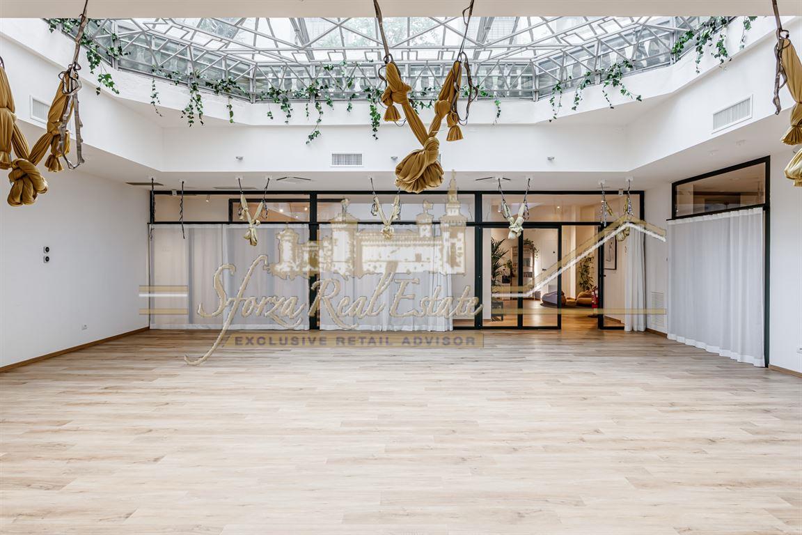2 bedrooms Commercial property in Milan, Italy No. 243238