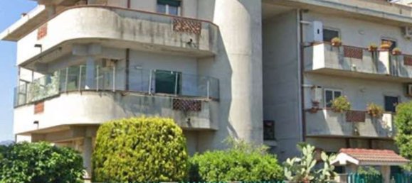 Apartamento de 6 habitaciónes en Bianco, Italy No. 187938 2