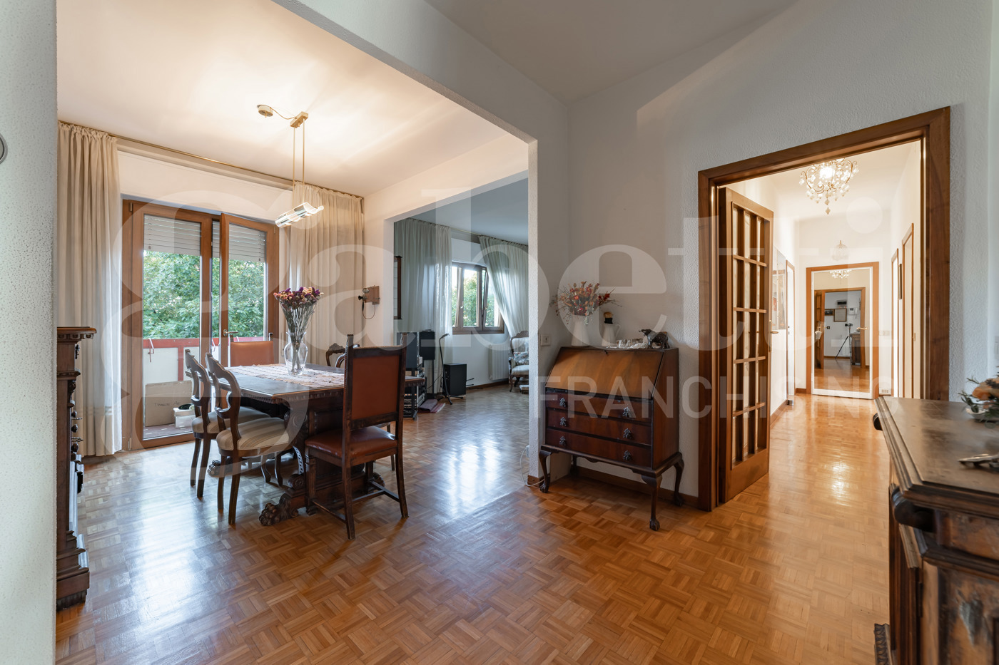 3 bedrooms Apartment in Milan, Italy No. 304473