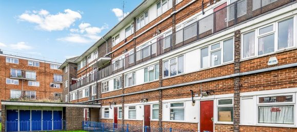 3 bedrooms Apartment in London, United Kingdom No. 9887 6