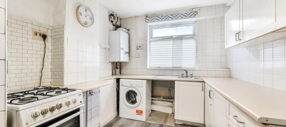 3 bedrooms Apartment in London, United Kingdom No. 9887 5