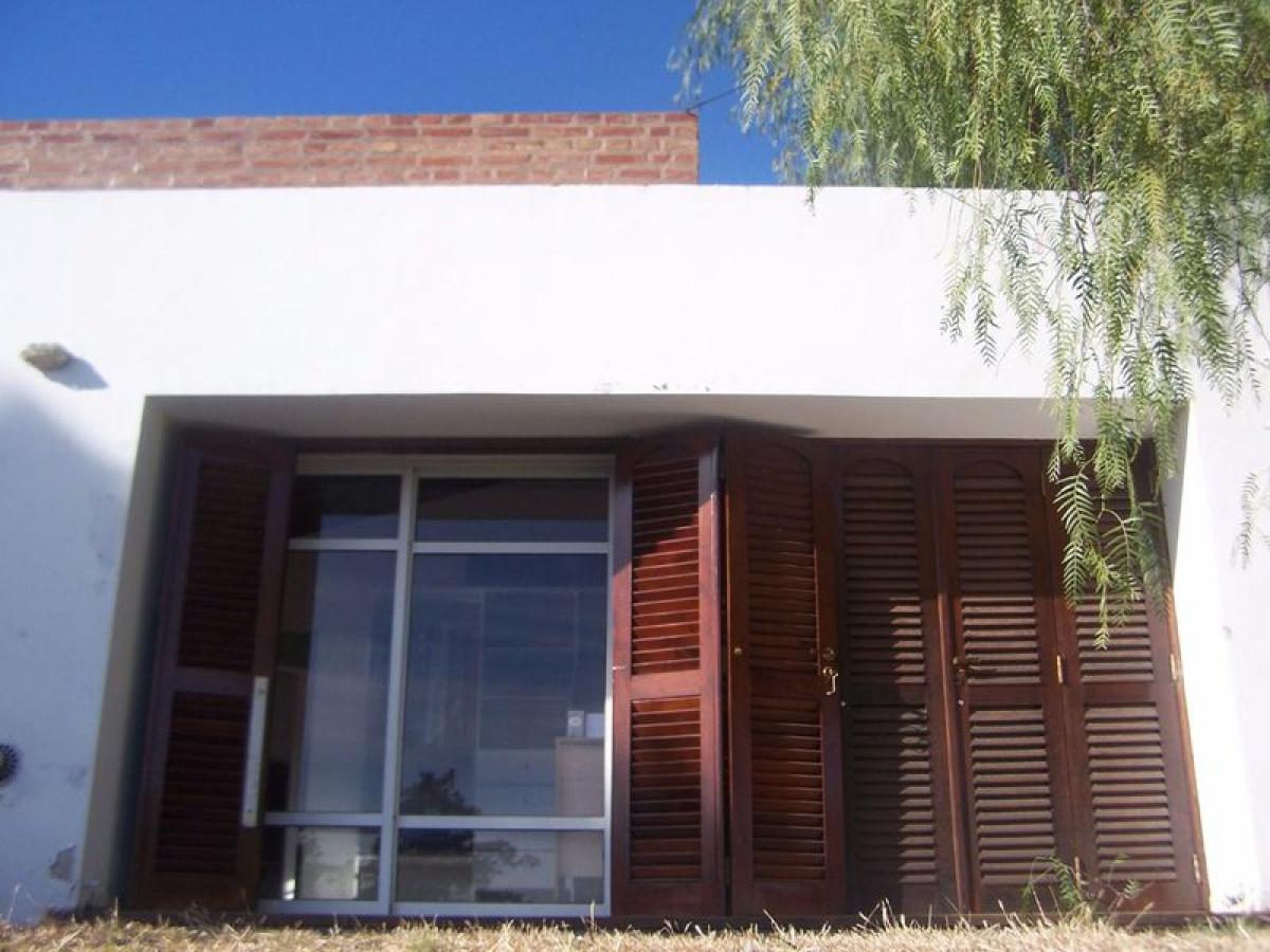 3 bedrooms House in Cordoba, Argentina No. 8686