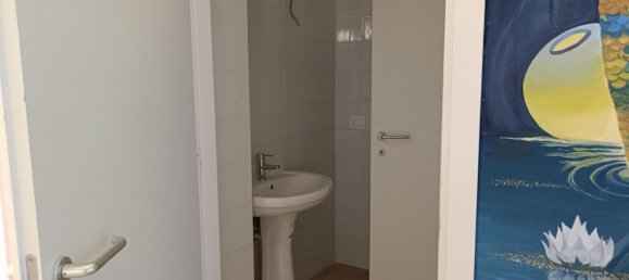 73m² Commercial property in Bucchianico, Italy No. 100813 18