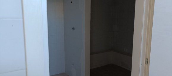 73m² Commercial property in Bucchianico, Italy No. 100813 22