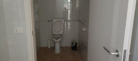 73m² Commercial property in Bucchianico, Italy No. 100813 4