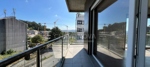 3 Schlafzimmer Wohnung in Porto, Portugal, Nr. 199761 5