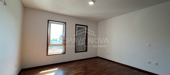 3 Schlafzimmer Wohnung in Porto, Portugal, Nr. 199761 12