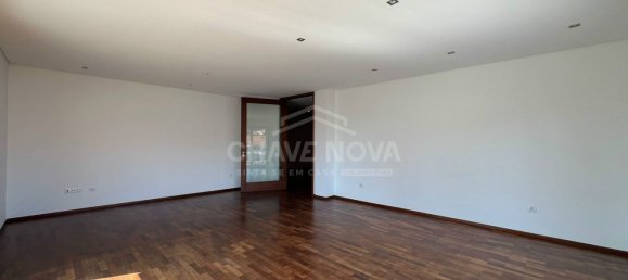 3 Schlafzimmer Wohnung in Porto, Portugal, Nr. 199761 3