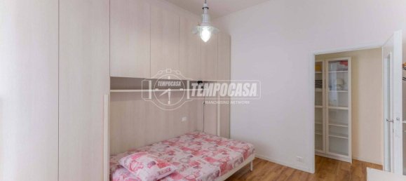 2 bedrooms Apartment in Milan, Italy No. 295740 5