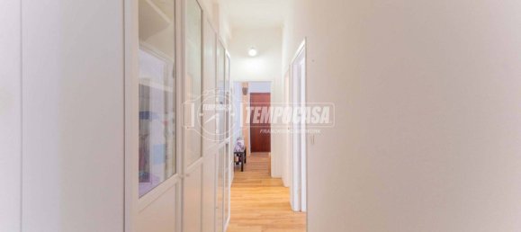 2 bedrooms Apartment in Milan, Italy No. 295740 16