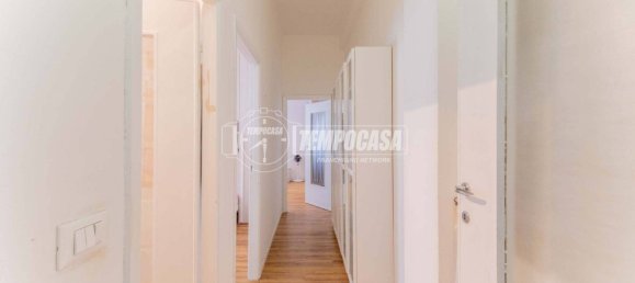 2 bedrooms Apartment in Milan, Italy No. 295740 14