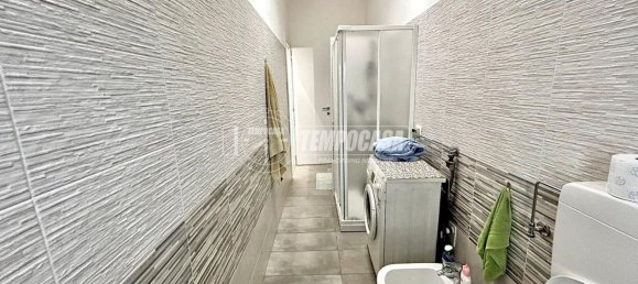 2 bedrooms Apartment in Turin, Italy No. 345515 16