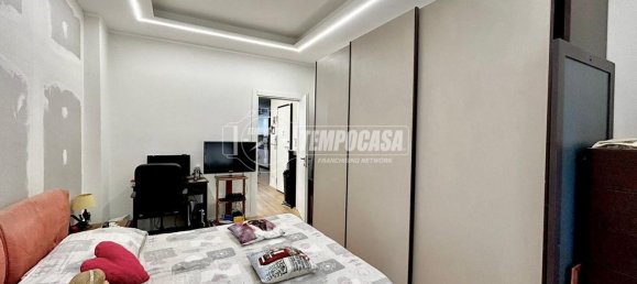 2 bedrooms Apartment in Turin, Italy No. 345515 8