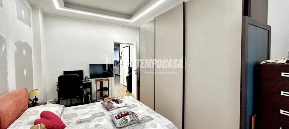 2 bedrooms Apartment in Turin, Italy No. 345515 9