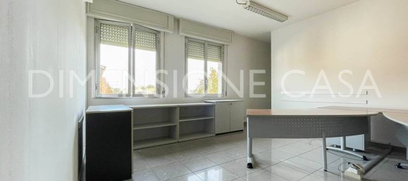 2 rooms Office in Carpi, Italy No. 176909 5
