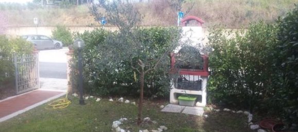 3-salle Appartement à Peccioli, Italy No. 253342 3