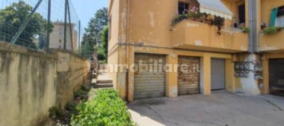 3 bedrooms Apartment in Mantua, Italy No. 314646 4